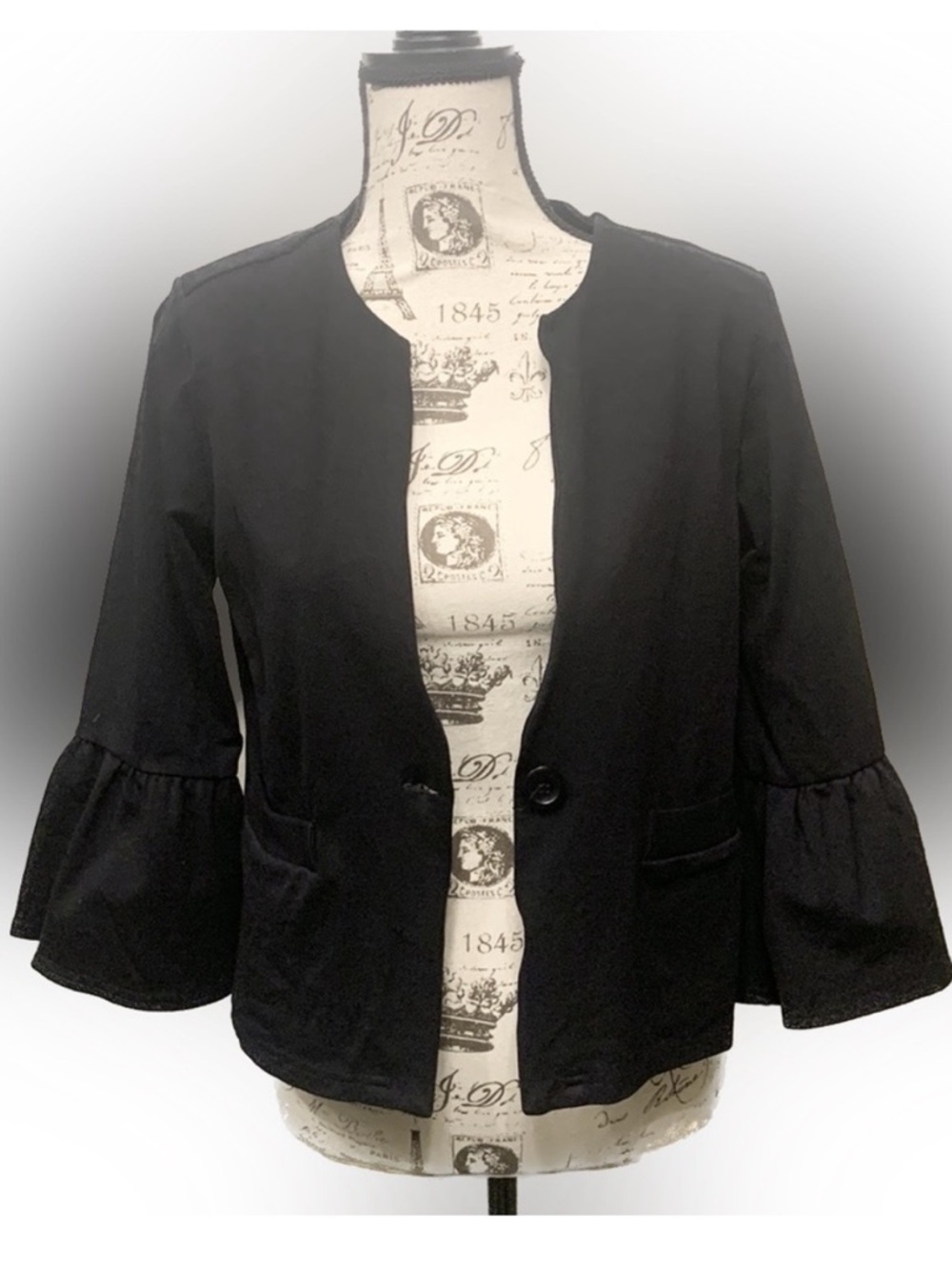 🔔 Elevate Your Elegance - Veronica M Black Bell Sleeves Blazer in Size M 🔔